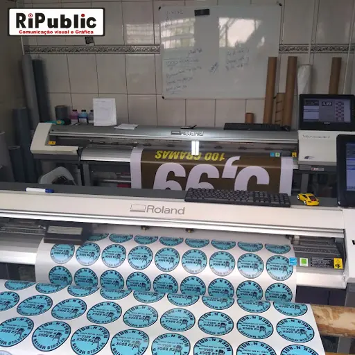 Adesivo gráfico personalizado em Consolação