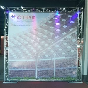 Os Painéis de Fotos Backdrop da RiPublic são a escolha ideal para empresas e indivíduos que desejam criar ambientes envolventes e memoráveis.